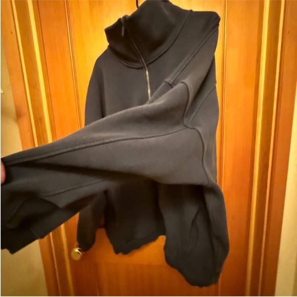 Lululemon Athletica Men's Black Half Zip Sweater - Picture 6 of 12